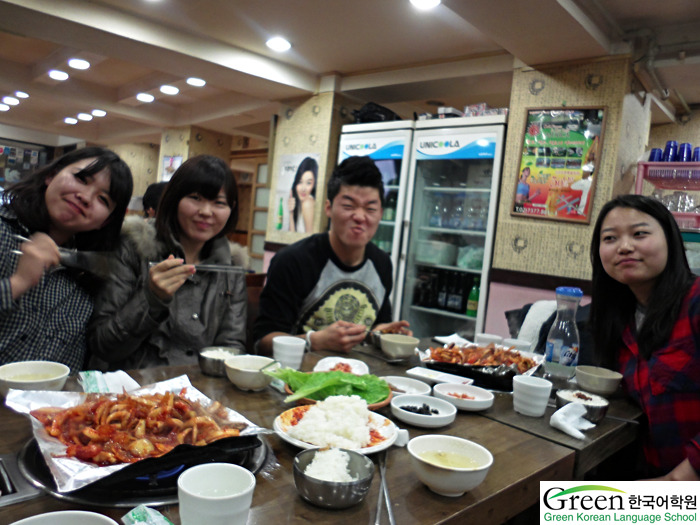 [With my classmates] 반 친구들과 함께 한국 음식 탐방~!!