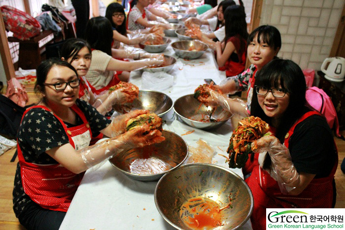 [Hongkong students] 한복도 입고, 김치만들기도 했어요! :)