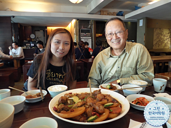 [Lunch together] 친구와 먹는 점심은 더 맛있어요.