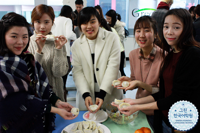 [Let's make Tteok Mandu guk] 학원에서 떡만두국을 만들어요~