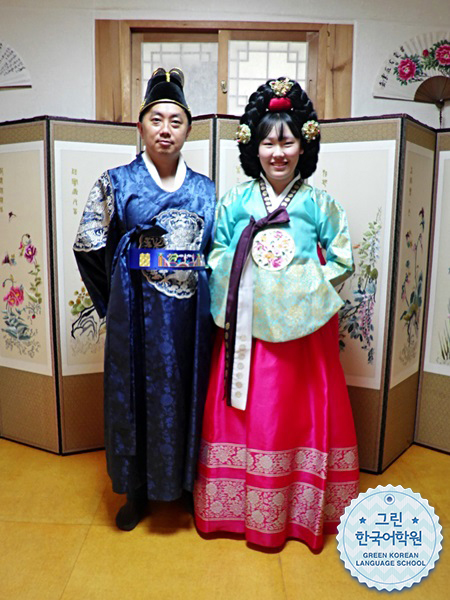 [Putting on Hanbok]