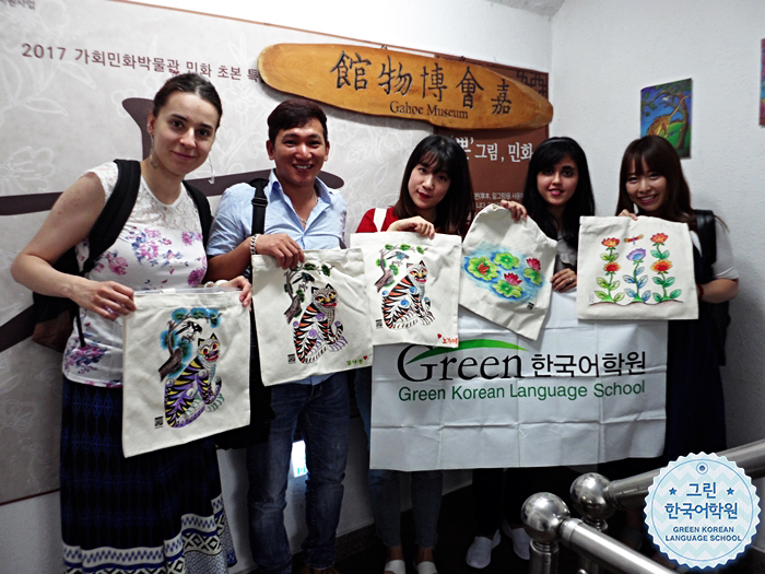 [Culture experience] Drawing folk painting