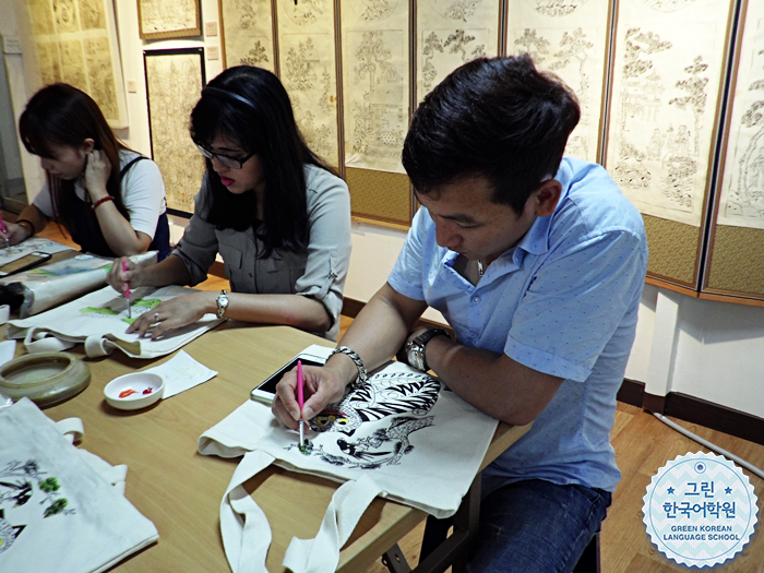 [Culture experience] Drawing folk painting