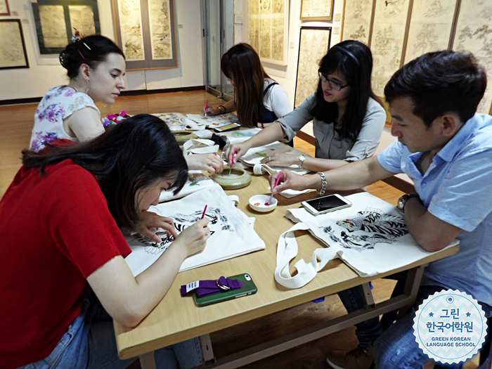 [Culture experience] Drawing folk painting