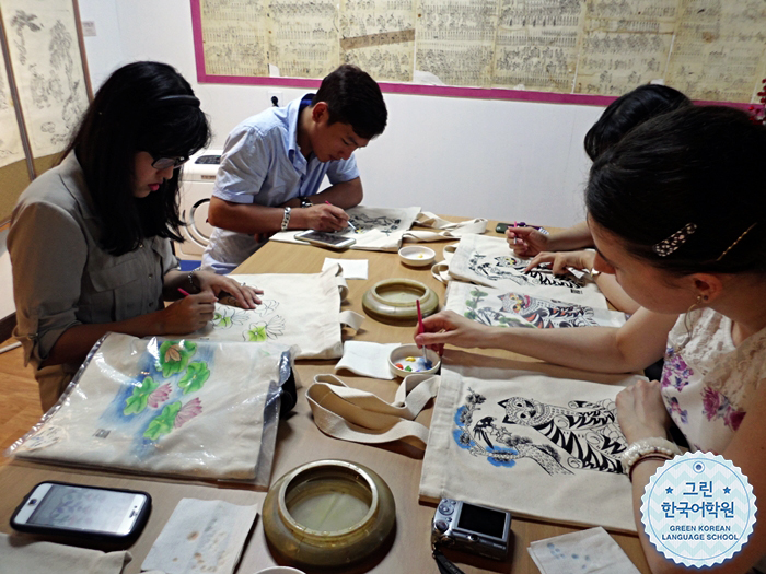 [Culture experience] Drawing folk painting