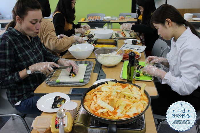 [Making topokki, gimbap, and fish soup]