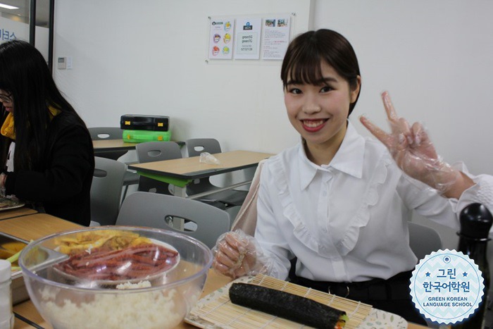 [Making topokki, gimbap, and fish soup]